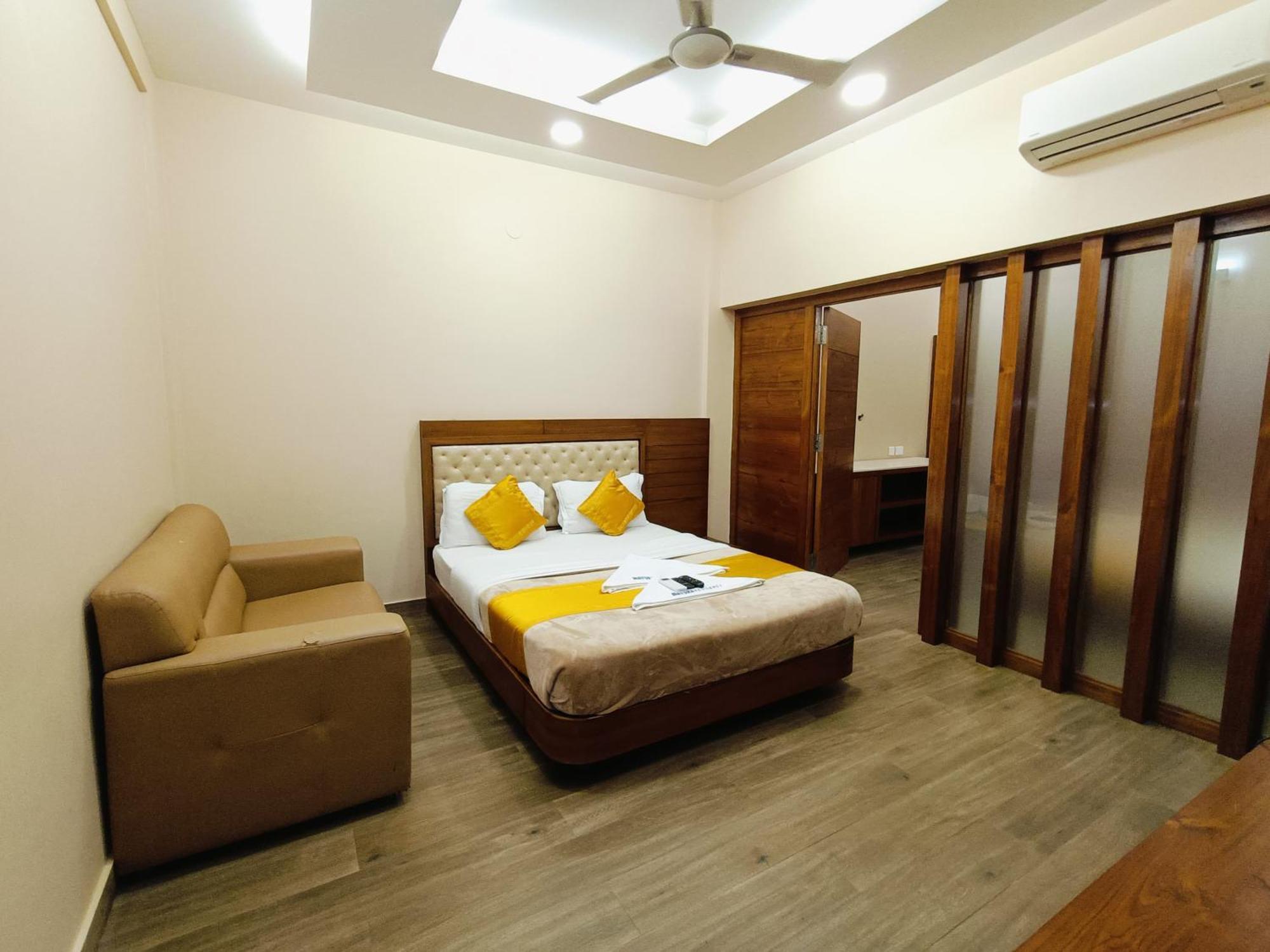 Hotel Mayura Residency Subrahmanya Extérieur photo
