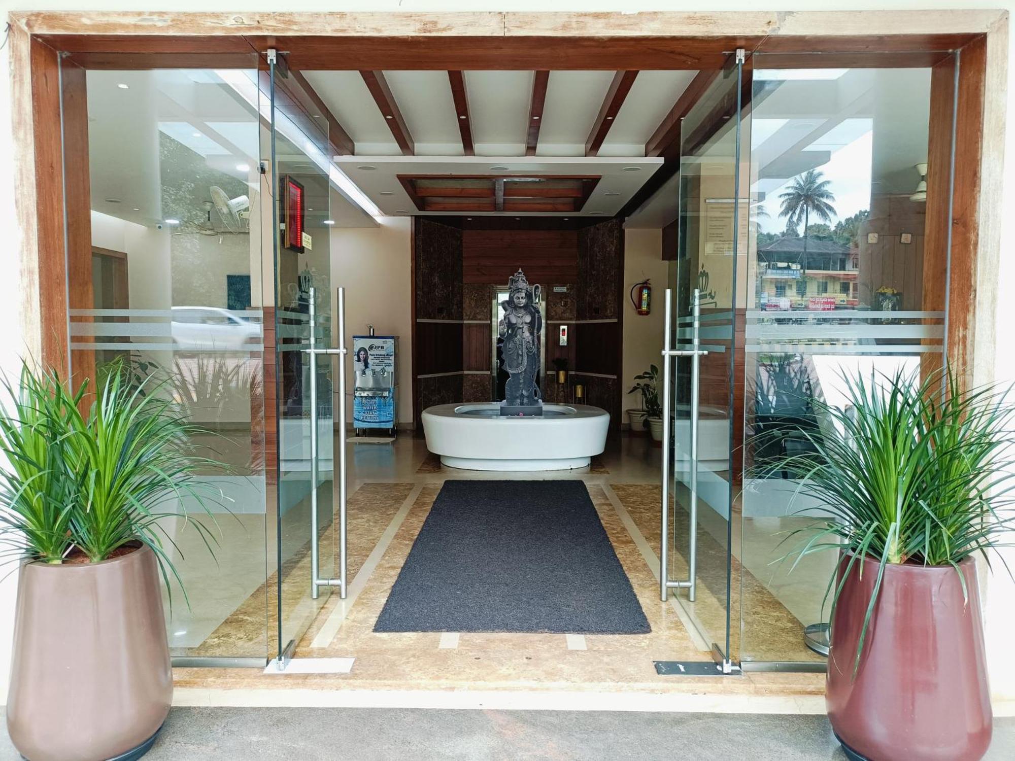 Hotel Mayura Residency Subrahmanya Extérieur photo